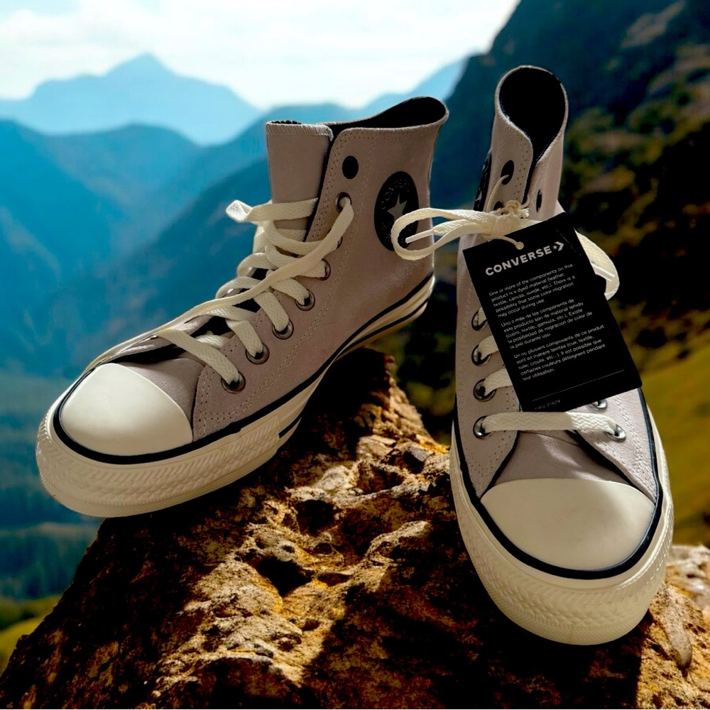 Women’s Converse Hightop Shoes Light Violet Color Size 8.5